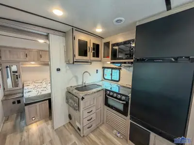 2022 Coachmen Northern Spirit Ultra Lite 2557RB photo 10