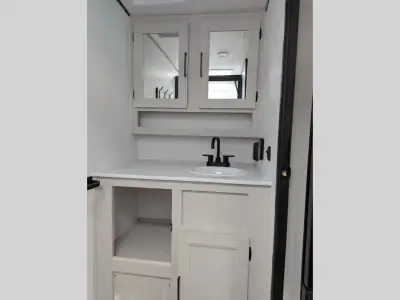 2027 Coachmen American Spirit Bijou 18RBB photo 12