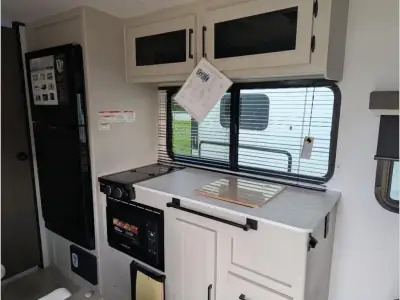 2027 Coachmen American Spirit Bijou 18RBB photo 6