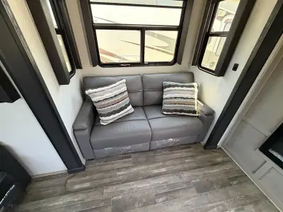 2022 Keystone 3720MD Alpine photo 18