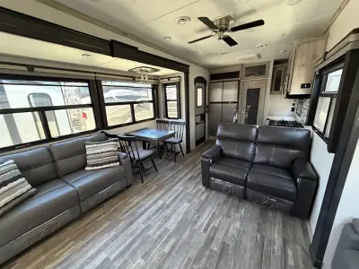 2022 Keystone 3720MD Alpine photo 14