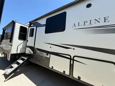 2022 Keystone 3720MD Alpine photo 4