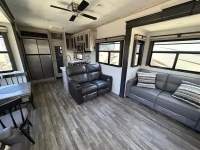 2022 Keystone 3720MD Alpine photo 13