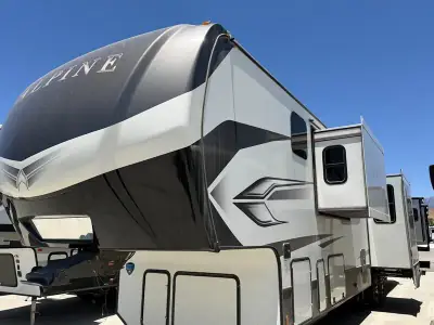2022 Keystone 3720MD Alpine photo 3