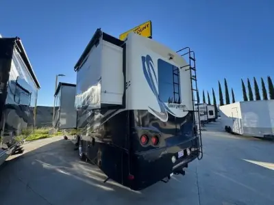 2015 Forest River GEORGETOWN XL 334QS photo 4