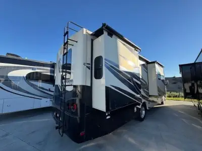 2015 Forest River GEORGETOWN XL 334QS photo 6