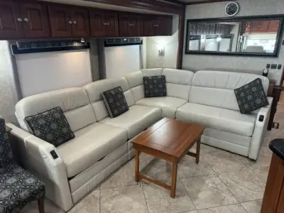 2010 Winnebago Tour 40BD "Norma Jean" Freightliner XCL Chassis photo 27