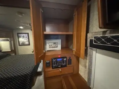 2010 Winnebago Tour 40BD "Norma Jean" Freightliner XCL Chassis photo 41