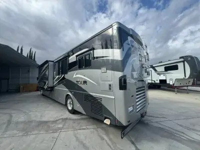 2010 Winnebago Tour 40BD "Norma Jean" Freightliner XCL Chassis photo 6