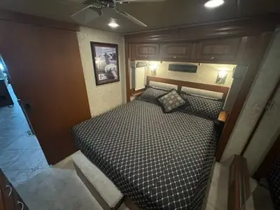 2010 Winnebago Tour 40BD "Norma Jean" Freightliner XCL Chassis photo 38