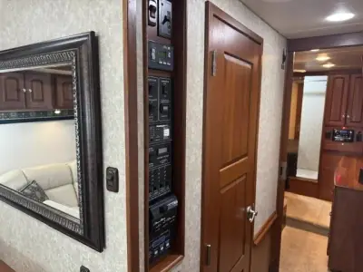 2010 Winnebago Tour 40BD "Norma Jean" Freightliner XCL Chassis photo 29