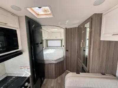 2025 Thor Motor Coach EDDIE BAUER 22EB photo 20