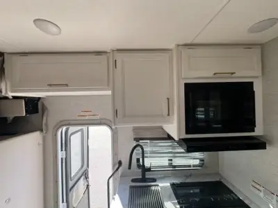 2025 Thor Motor Coach EDDIE BAUER 22EB photo 28