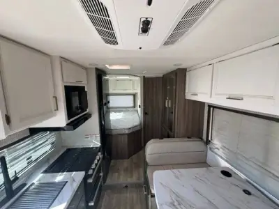2025 Thor Motor Coach EDDIE BAUER 22EB photo 32