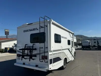 2025 Thor Motor Coach EDDIE BAUER 22EB photo 7