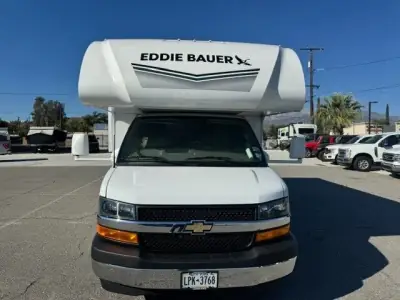 2025 Thor Motor Coach EDDIE BAUER 22EB photo 2