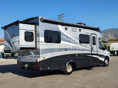 2021 Dynamax Corp ISATA 3 SERIES 24RWM photo 9