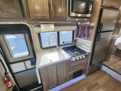 2021 Dynamax Corp ISATA 3 SERIES 24RWM photo 15