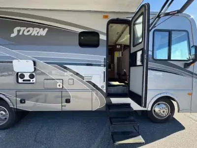 2016 Fleetwood STORM 28MS photo 10