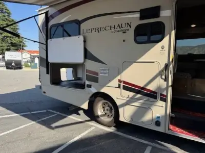 2020 Coachmen LEPRECHAUN 230CB photo 10