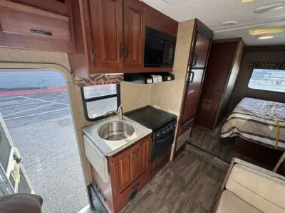 2017 Forest River Forester 2251SLE photo 9