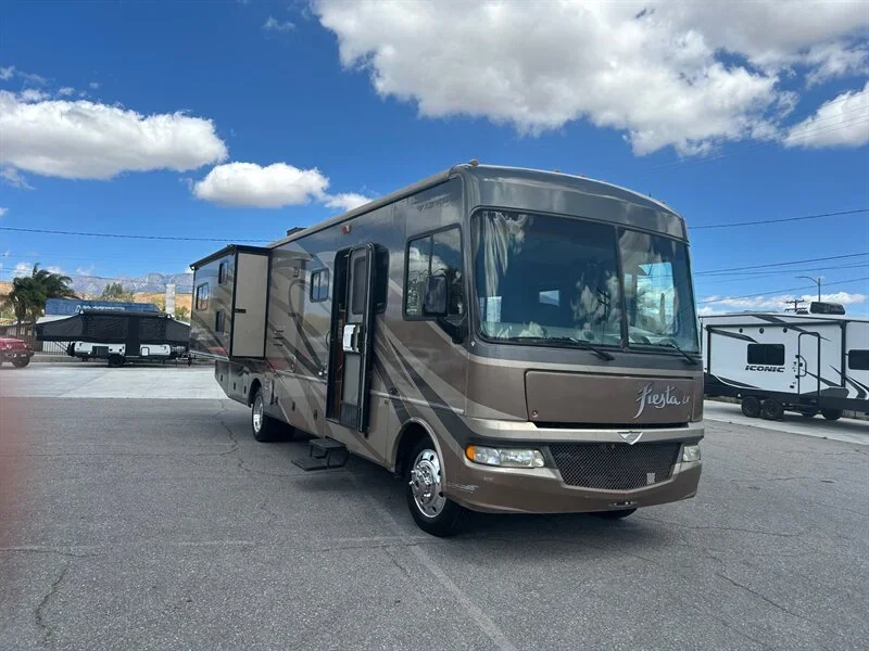 2008 Fleetwood FIESTA LX 34N exterior