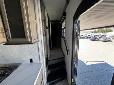 2024 Keystone MONTANA 3231CK photo 25