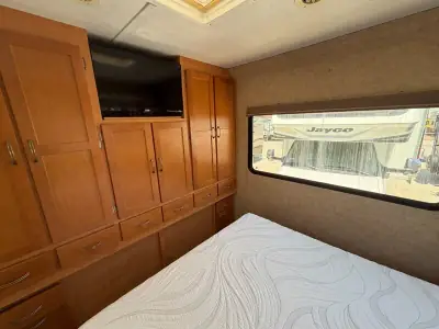 2010 Forest River Sunseeker 2860 E-450 SD photo 34
