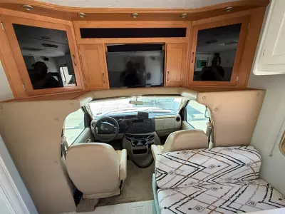 2010 Forest River Sunseeker 2860 E-450 SD photo 9