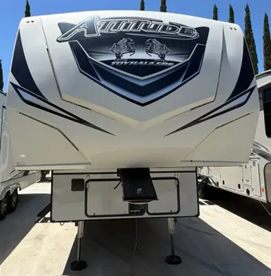 2021 Eclipse Recreational Vehicles Attitude 3322SAG photo 2
