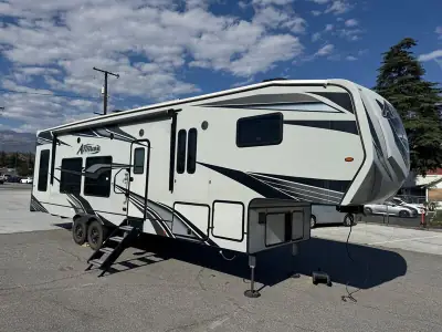 2021 Eclipse Recreational Vehicles Attitude 3322SAG photo 3