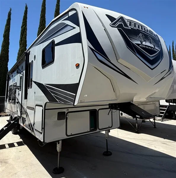 2021 Eclipse Recreational Vehicles Attitude 3322SAG exterior