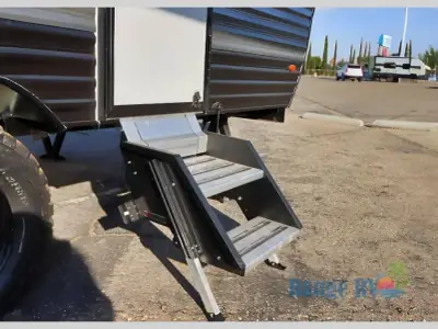 2027 Sunset Park Sun Lite LTD 13BD photo 10
