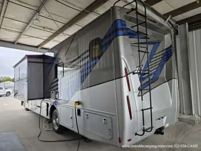 2026 Thor Motor Coach Luminate GG35 photo 16