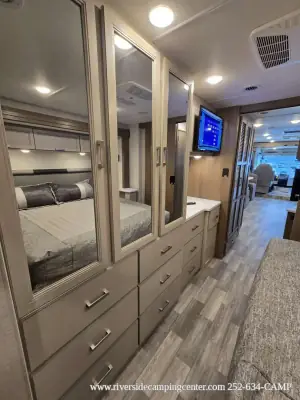 2026 Thor Motor Coach Luminate GG35 photo 54