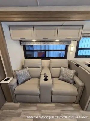 2026 Thor Motor Coach Luminate GG35 photo 26