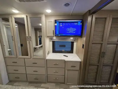 2026 Thor Motor Coach Luminate GG35 photo 32