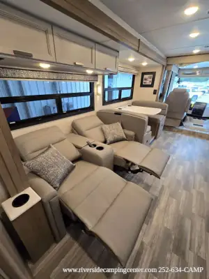 2026 Thor Motor Coach Luminate GG35 photo 28