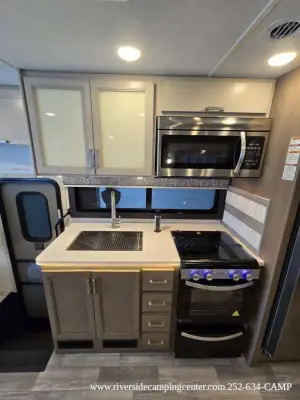 2026 Thor Motor Coach Luminate GG35 photo 21