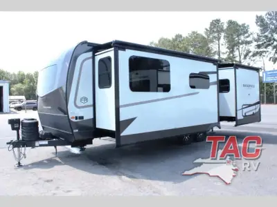 2027 Forest River Rockwood Ultra Lite 2608BS photo 4