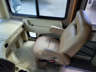 2014 Tiffin Motorhomes Allegro 36 LA photo 22