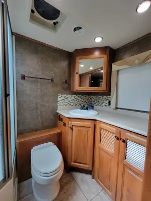 2014 Tiffin Motorhomes Allegro 36 LA photo 18