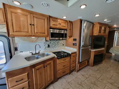 2014 Tiffin Motorhomes Allegro 36 LA photo 10