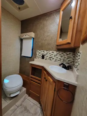 2014 Tiffin Motorhomes Allegro 36 LA photo 13