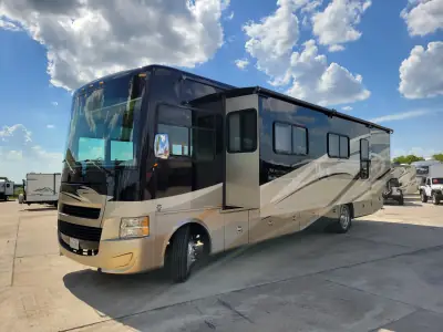 2014 Tiffin Motorhomes Allegro 36 LA photo 3