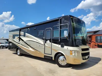 2014 Tiffin Motorhomes Allegro 36 LA photo 2
