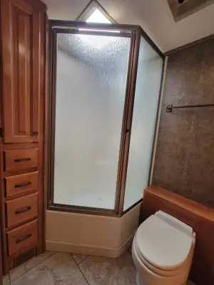 2014 Tiffin Motorhomes Allegro 36 LA photo 19