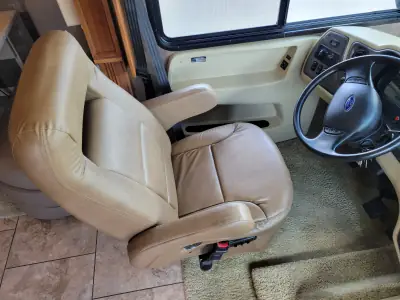 2014 Tiffin Motorhomes Allegro 36 LA photo 21