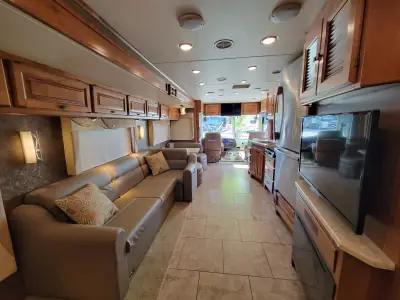 2014 Tiffin Motorhomes Allegro 36 LA photo 9