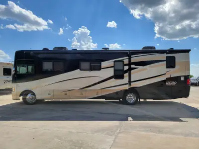 2014 Tiffin Motorhomes Allegro 36 LA photo 4